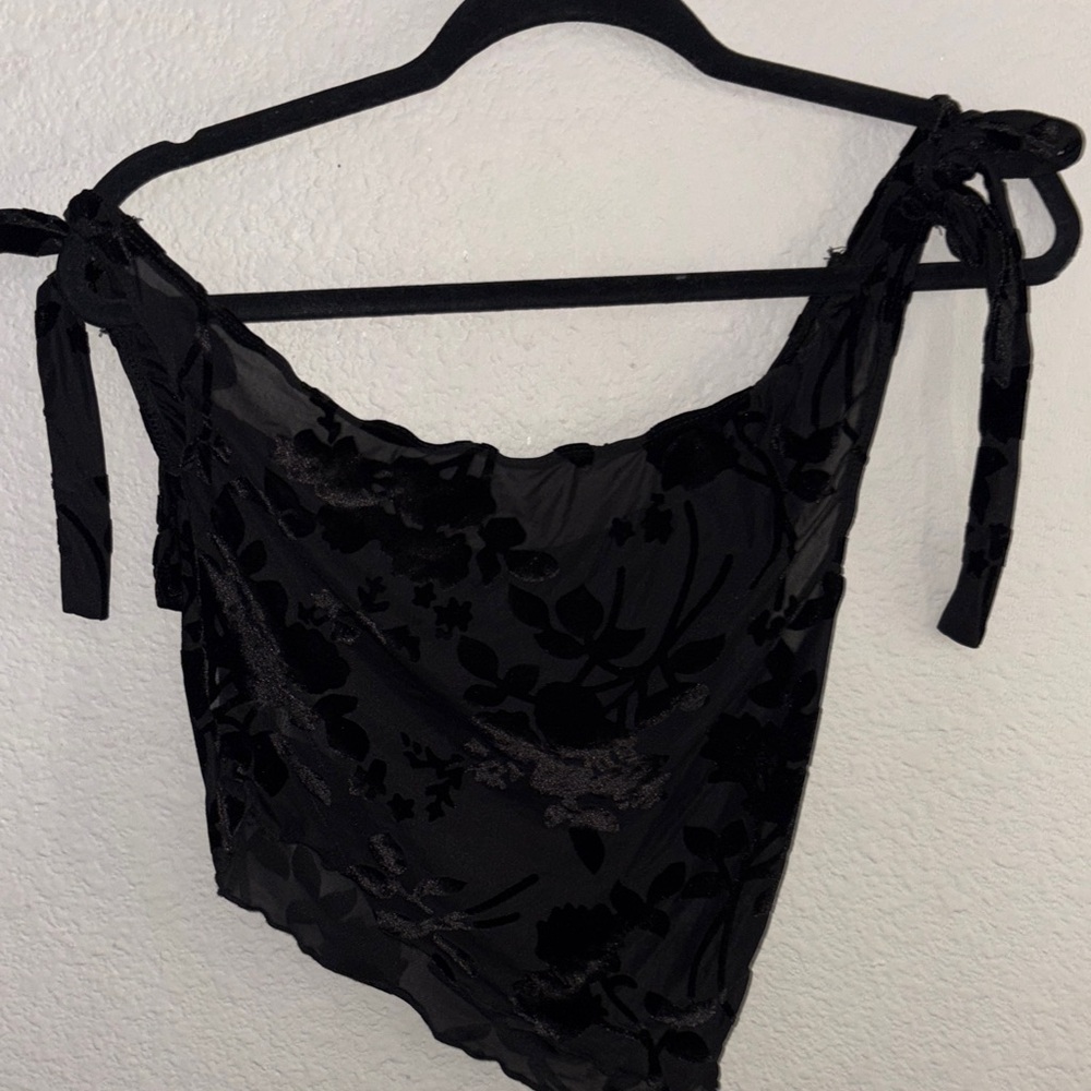 SHEIN Black Velvet Floral Tie-Strap Top